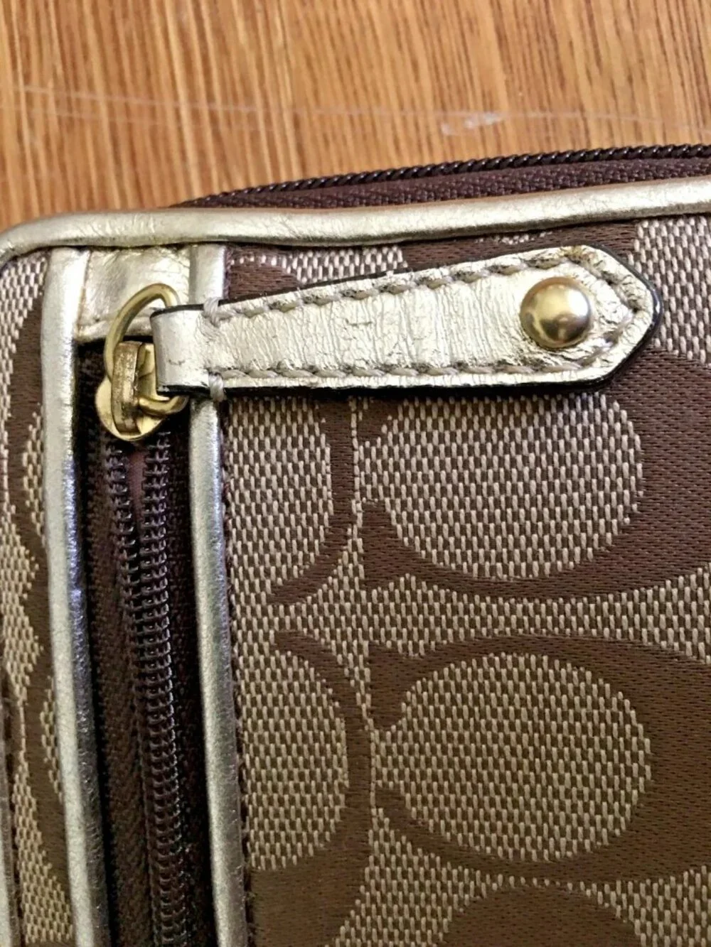 Coach Daisy Signature 3D Floral Wristlet Wallet Clutch Limited Edition